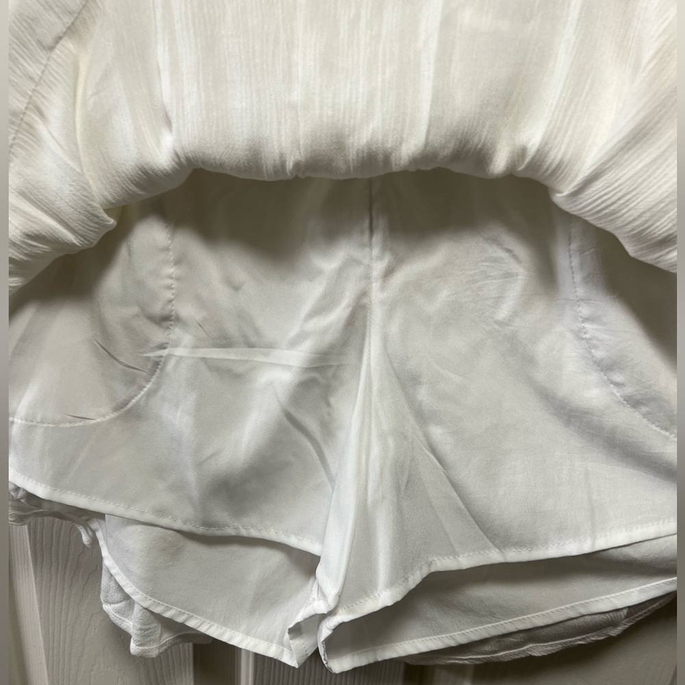 Hollister White Tiered Mini Skort - Picture 4 of 5